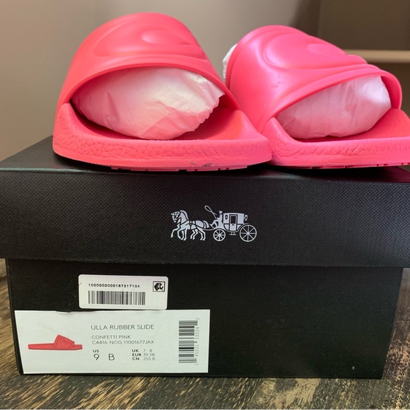 Pink coach rubber slides - Picture 4 of 4